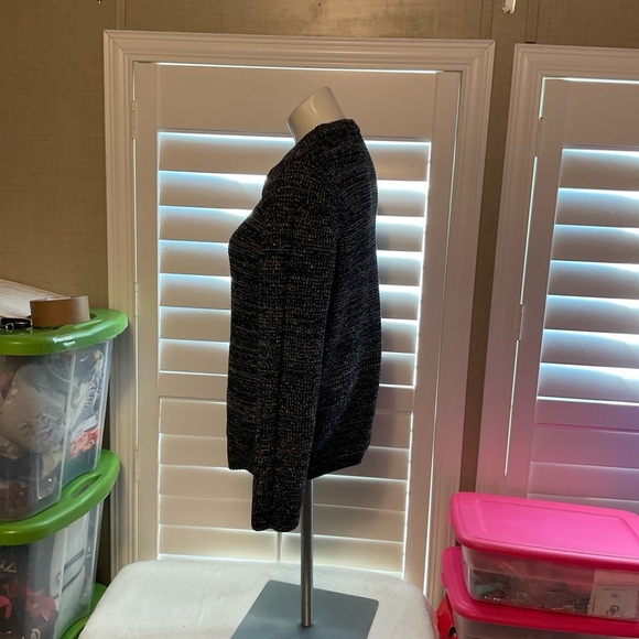 H&M Men's Charcoal Crewneck Sweater - Picture 3 of 5